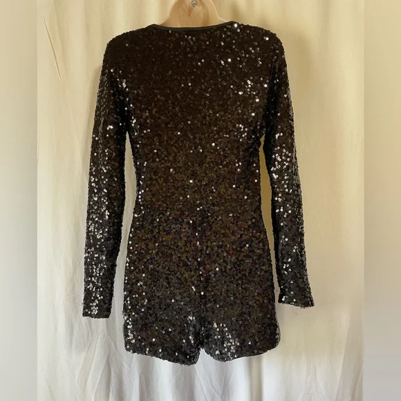 Sequined short jumpsuit, Spirit, sz M, zipper front, long sleeve, black - Picture 3 of 4